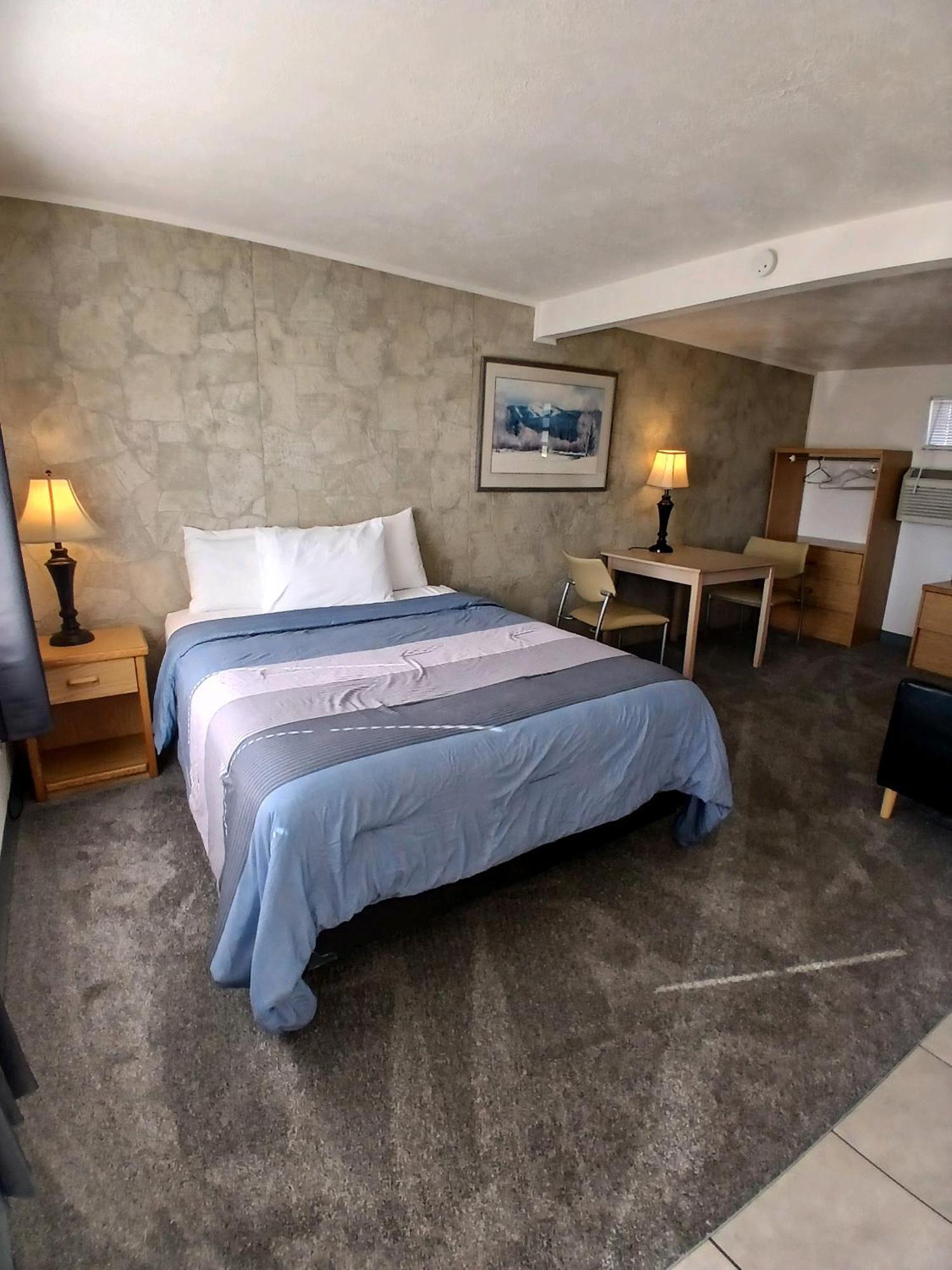 Silver Lakes Inn Hayden Екстериор снимка