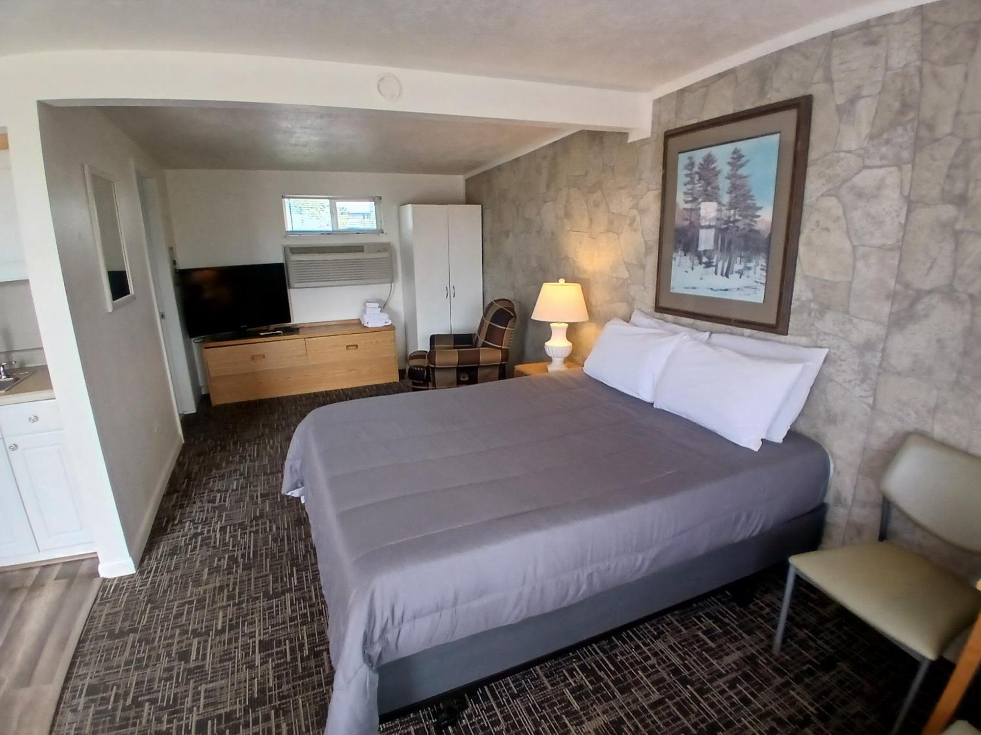 Silver Lakes Inn Hayden Екстериор снимка